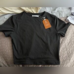 ReoRia Black Crop Top
